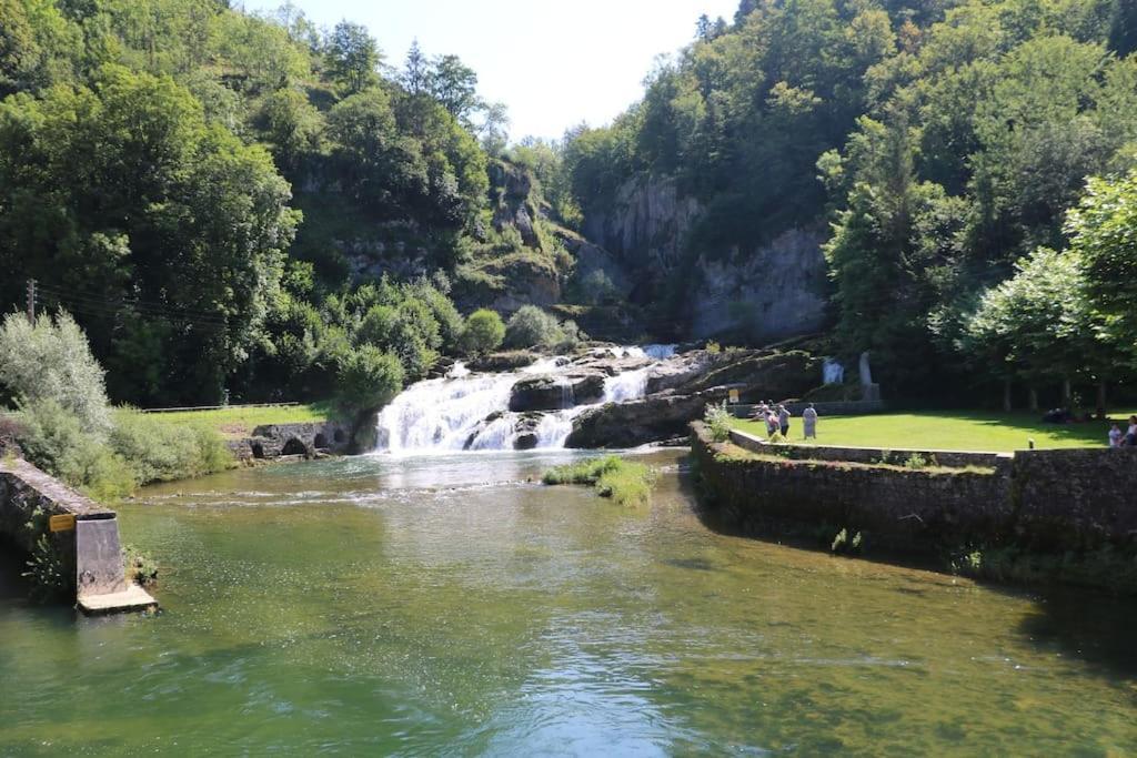 שאמפניול Au Coeur Du Jura, Logement Au Calme מראה חיצוני תמונה